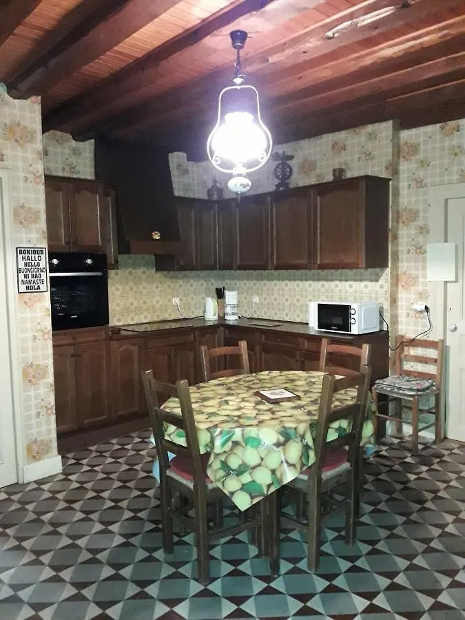 2 Chambres D'Hotes Privees Louees Separement Avec Communs A Partager Beaufort  3*, Beaufort (Jura) France